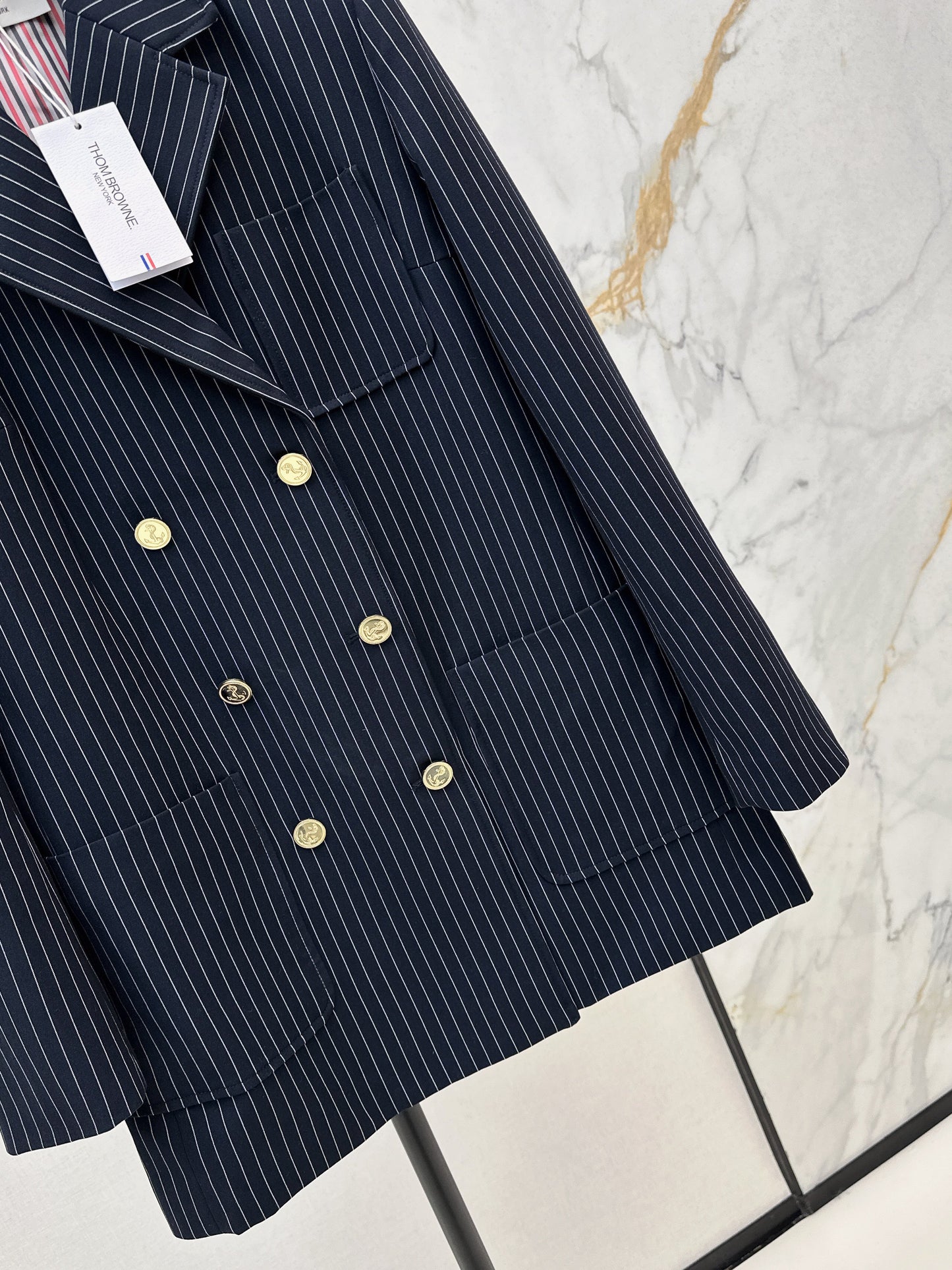 Silhouette double breasted suit jacket