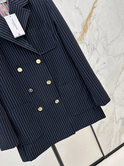 Silhouette double breasted suit jacket