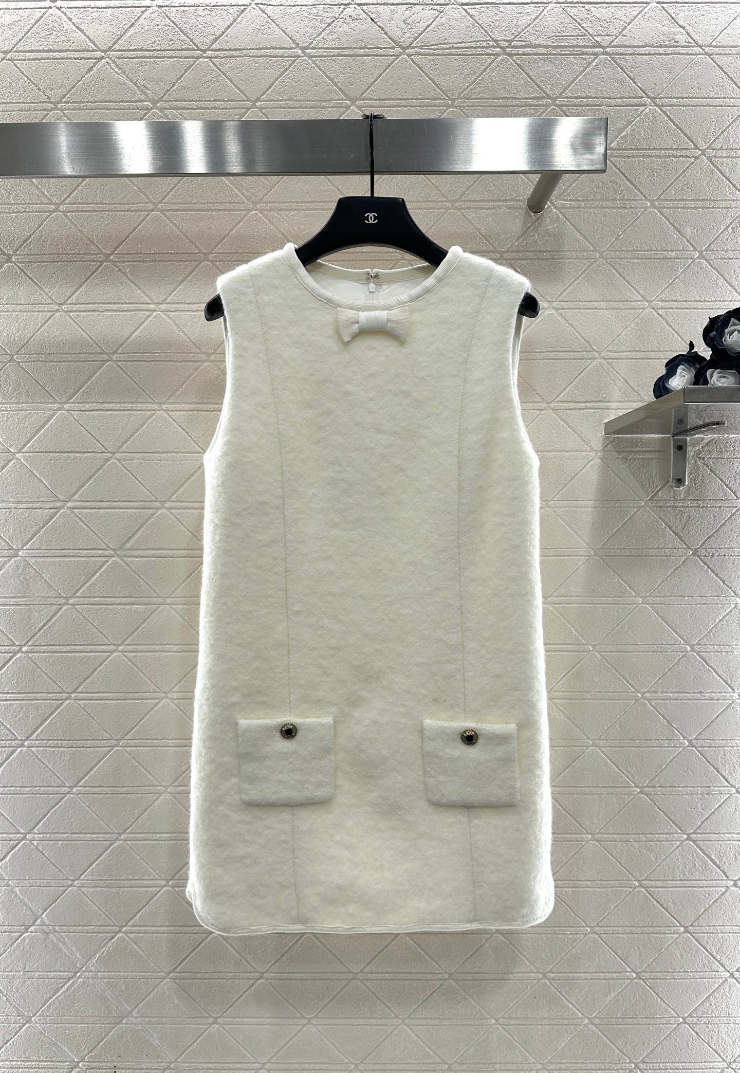 Round neck dress