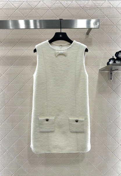 Round neck dress