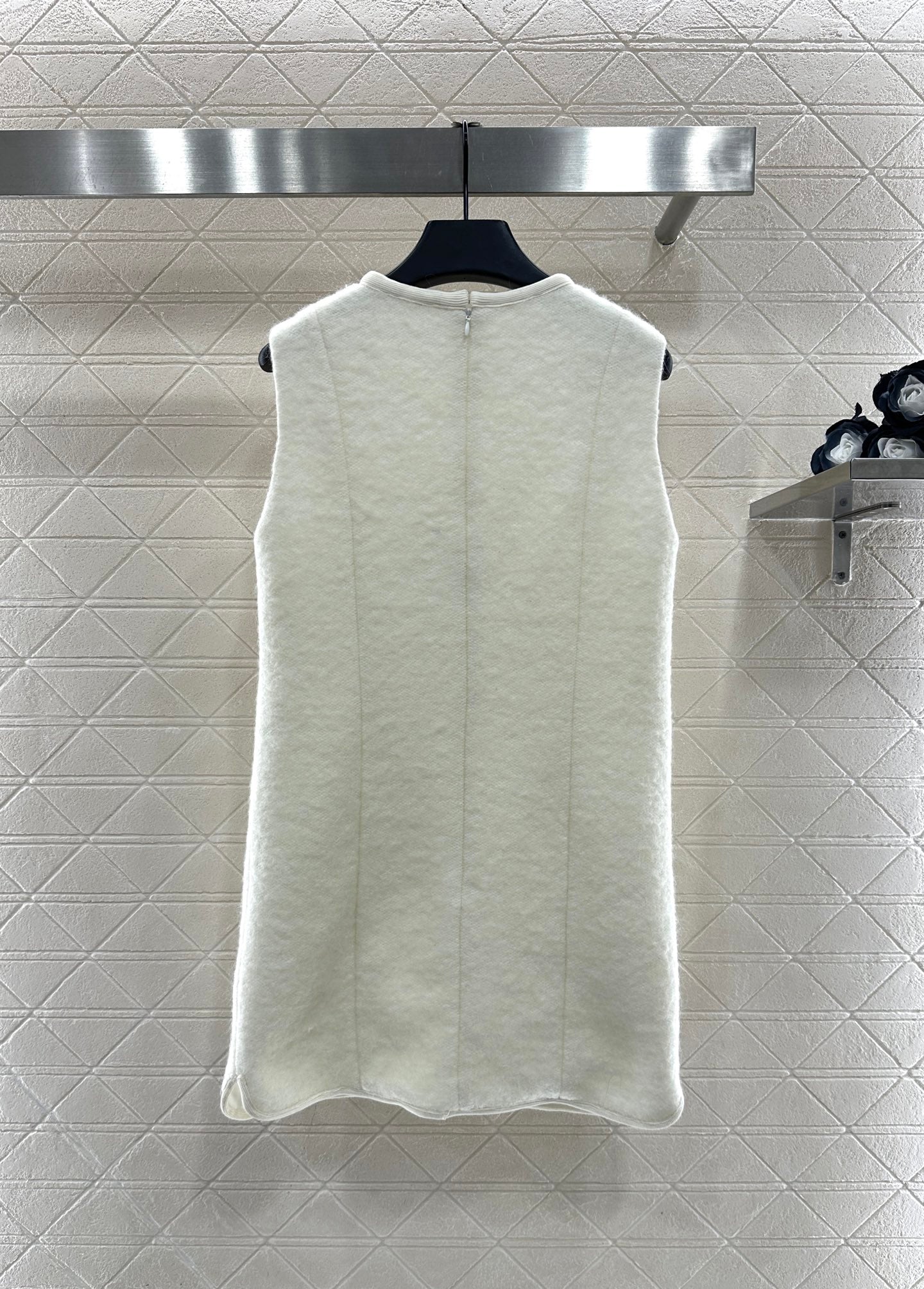 Round neck dress