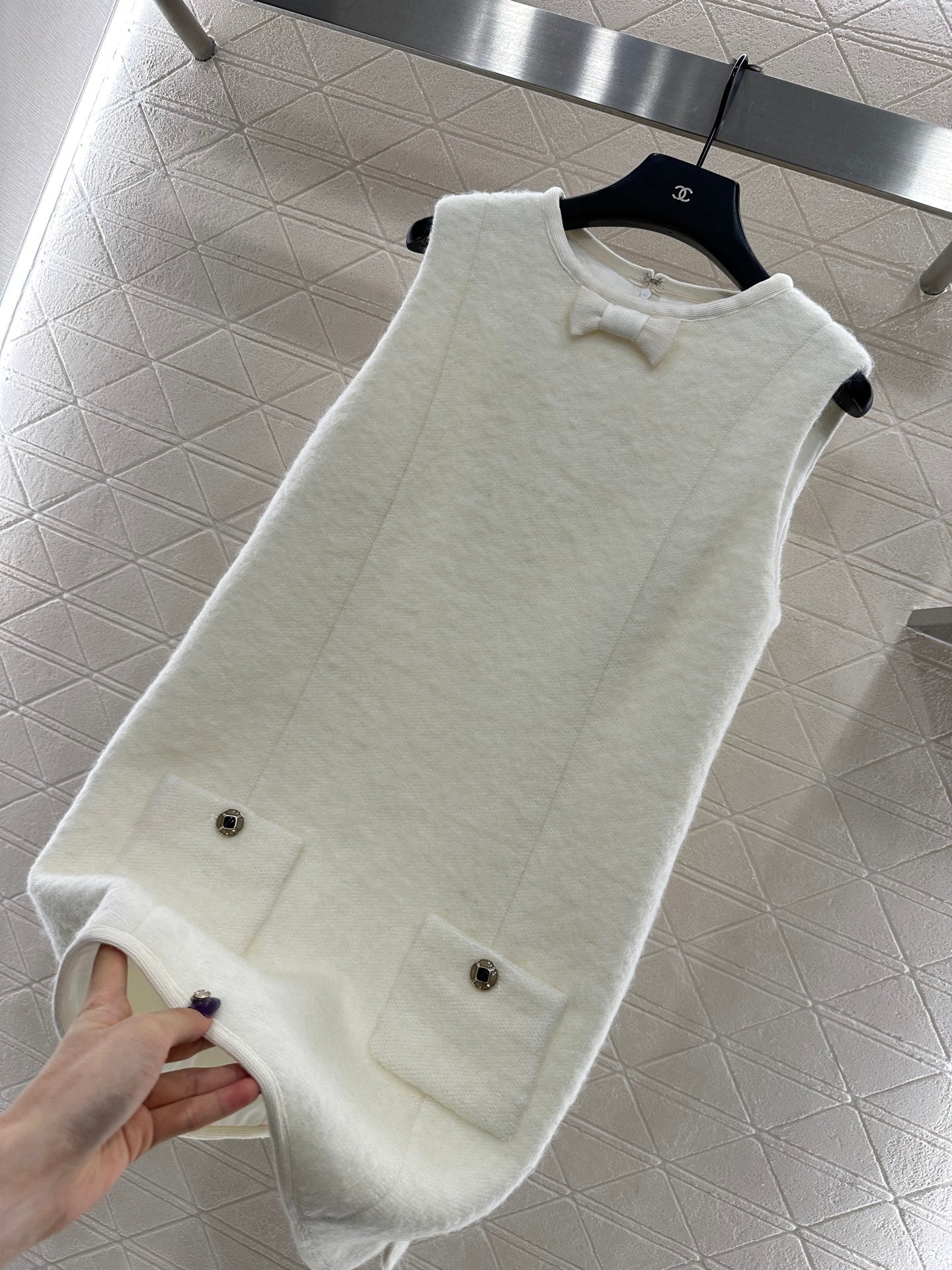 Round neck dress