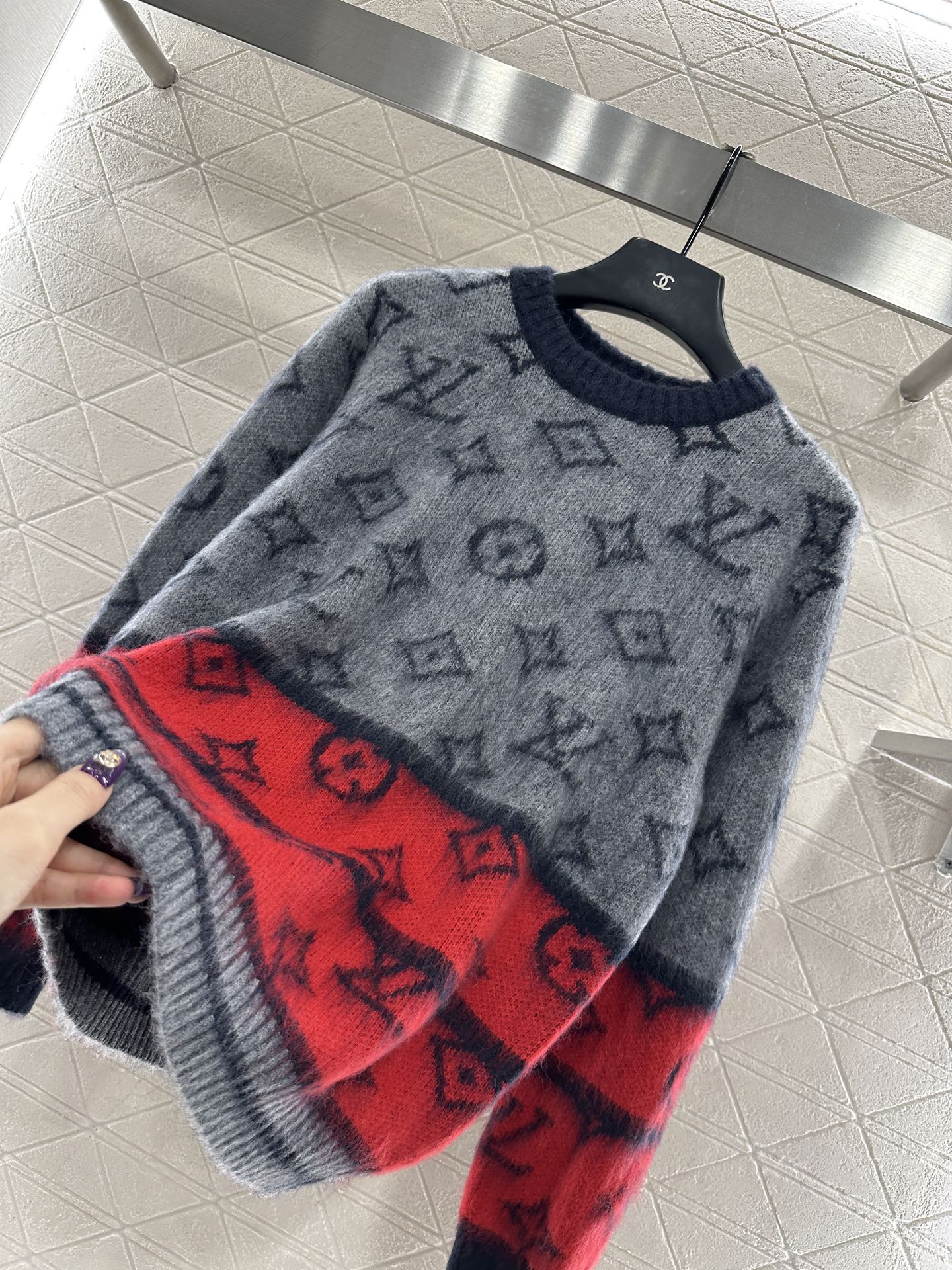 Jacquard contrasting wool pullover sweater