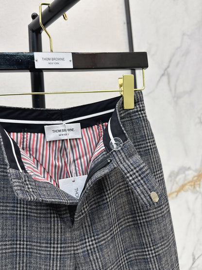Grey checkered rolled edge trousers