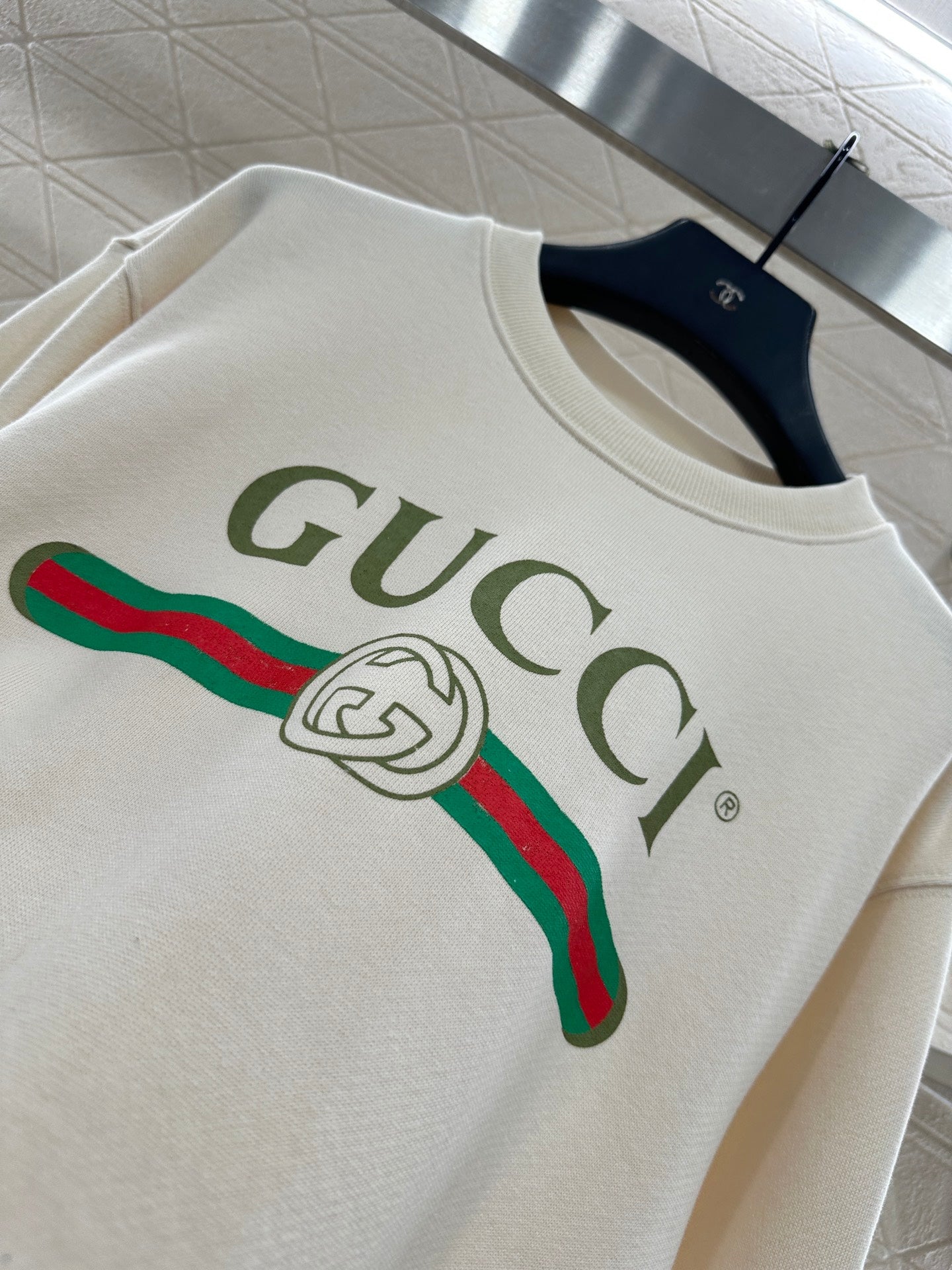 Color blocking letter round neck hoodie