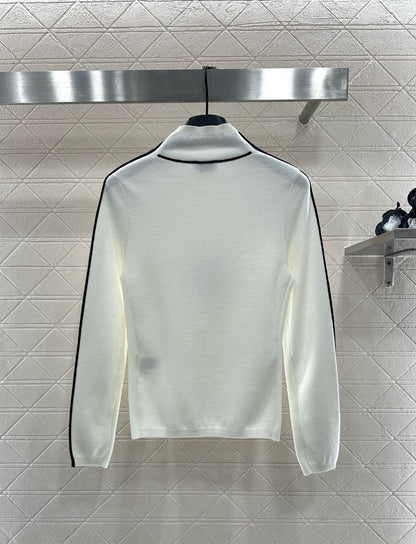 Small high neck knitted pullover sweater