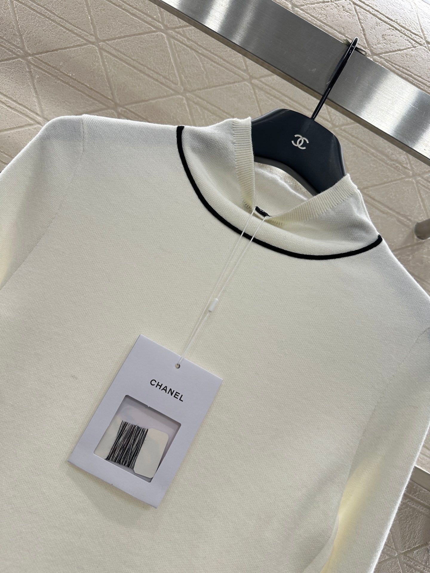 Small high neck knitted pullover sweater