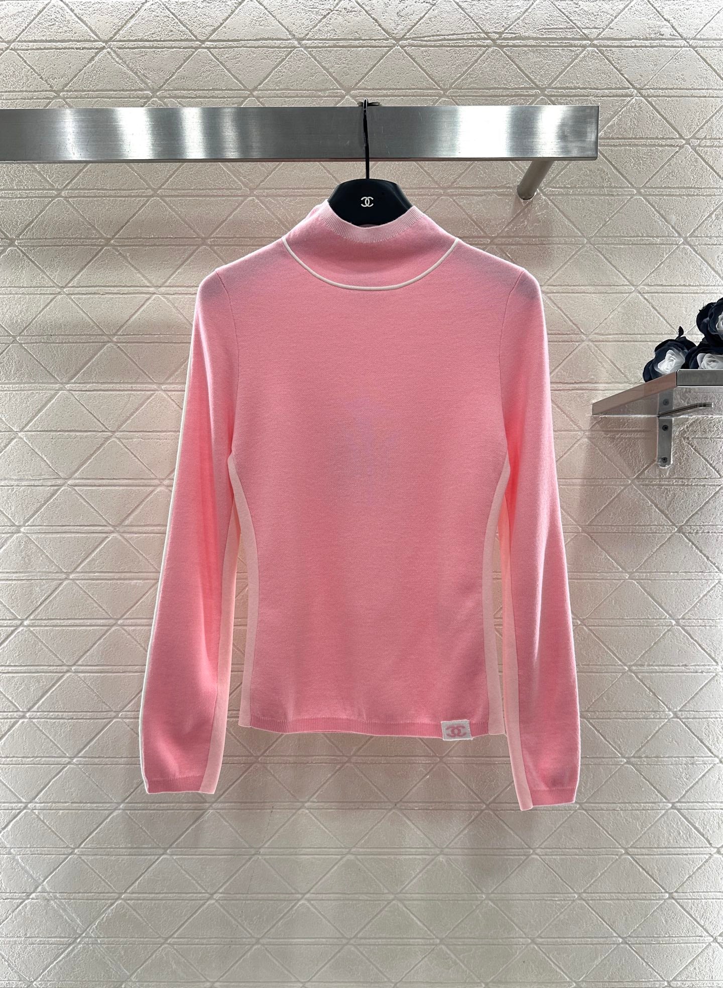 Small high neck knitted pullover sweater