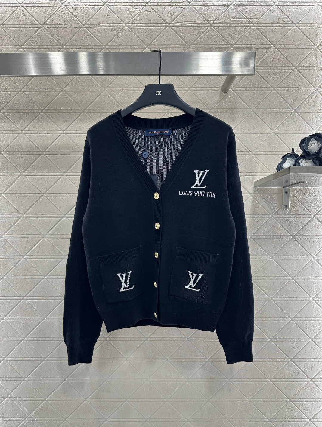 Jacquard letter knitted cardigan