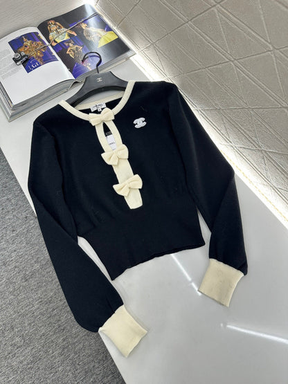 Hollow bow long sleeves