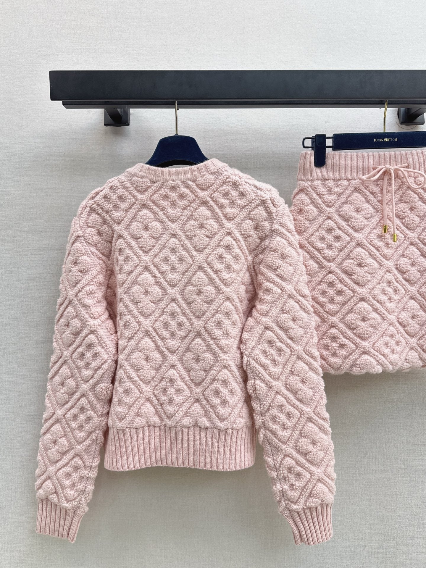 Lingge Knitted Set