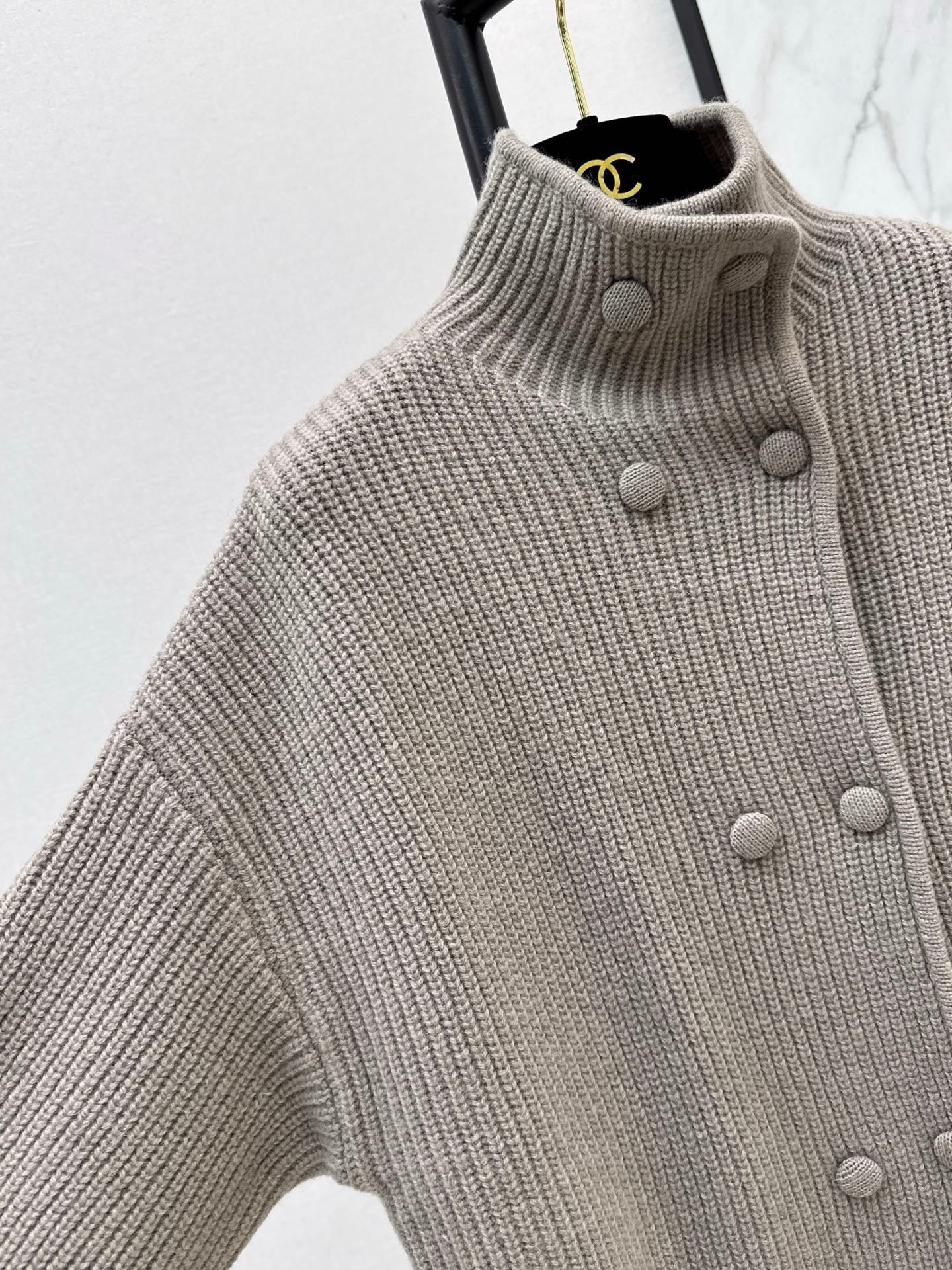 Lazy long knitted coat