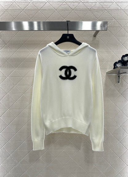 Hooded knitted sweater