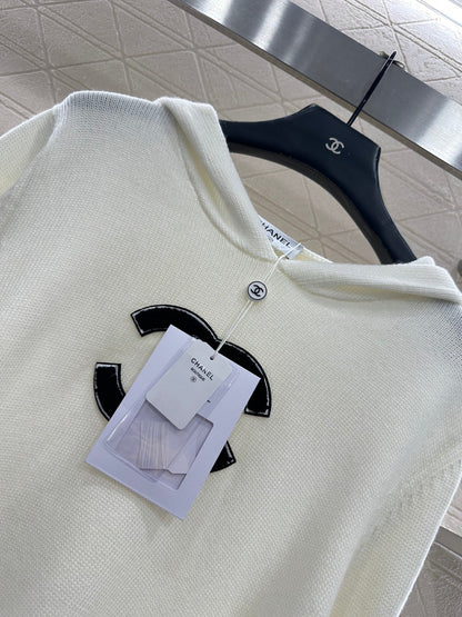 Hooded knitted sweater