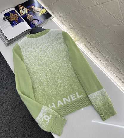 Gradient knitted pullover sweater