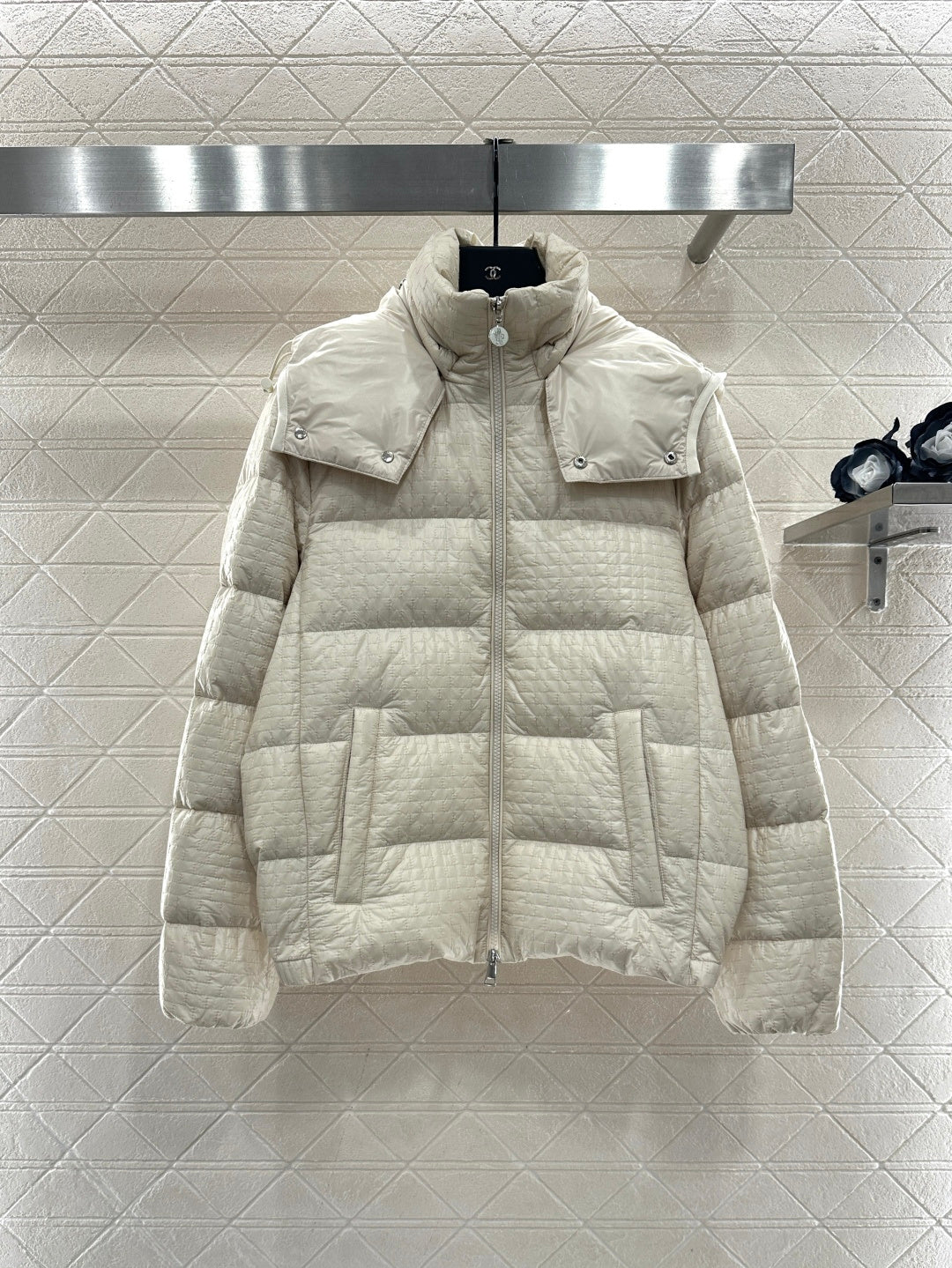 Detachable hooded down jacket