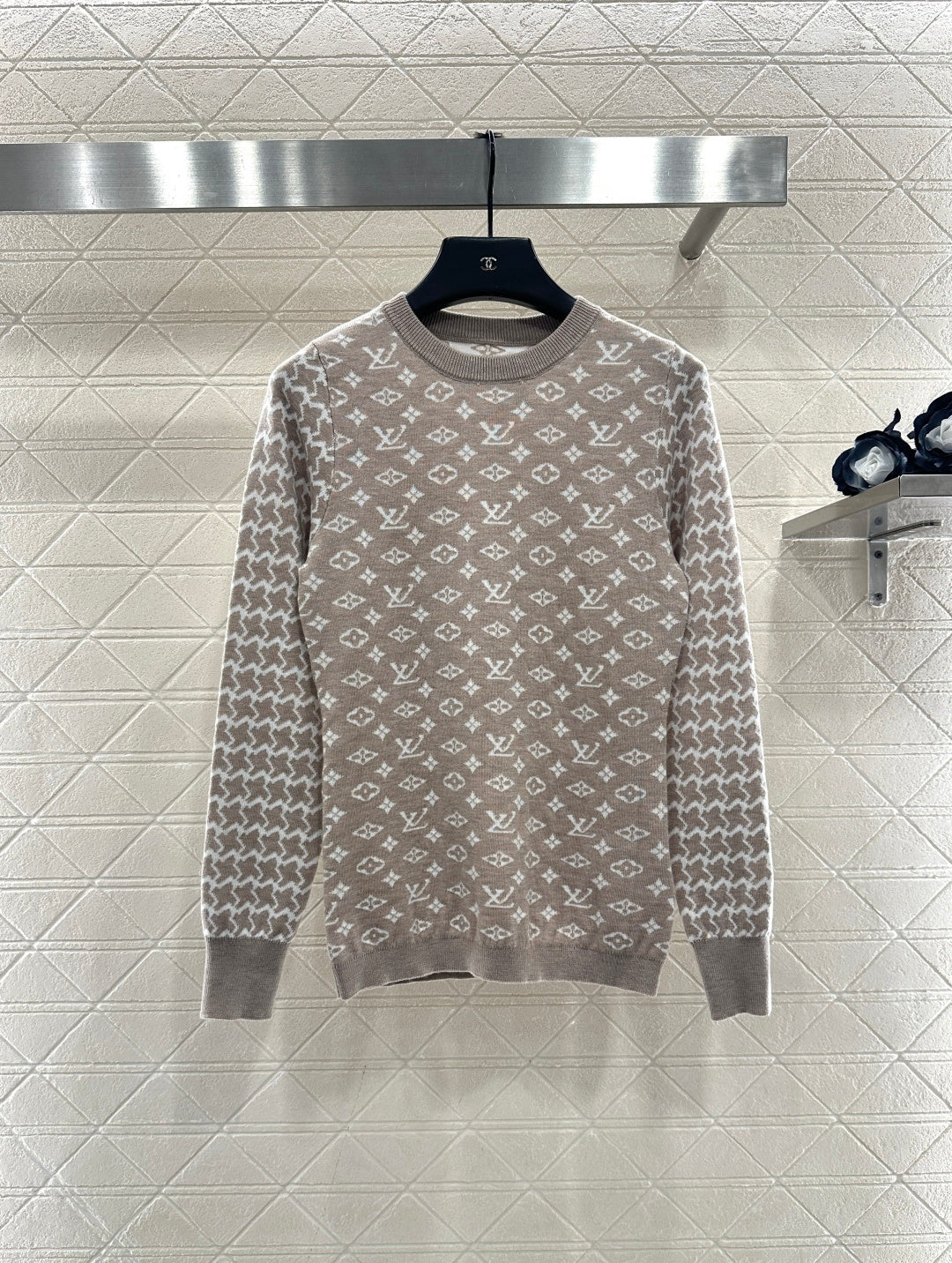 Jacquard round neck long sleeved sweater