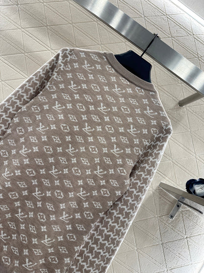 Jacquard round neck long sleeved sweater
