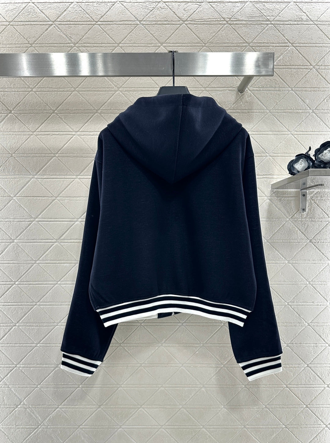 Hooded webbing set
