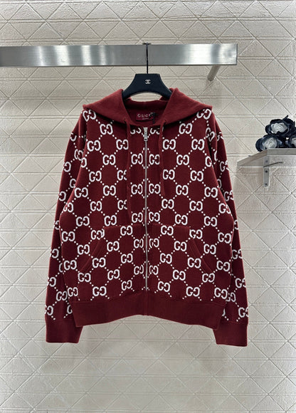 Wear a double G jacquard knitted hooded jacket on both sides