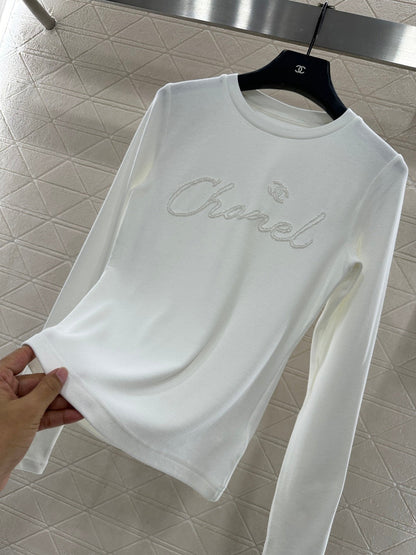 Suede round neck nail bead long sleeved shirt