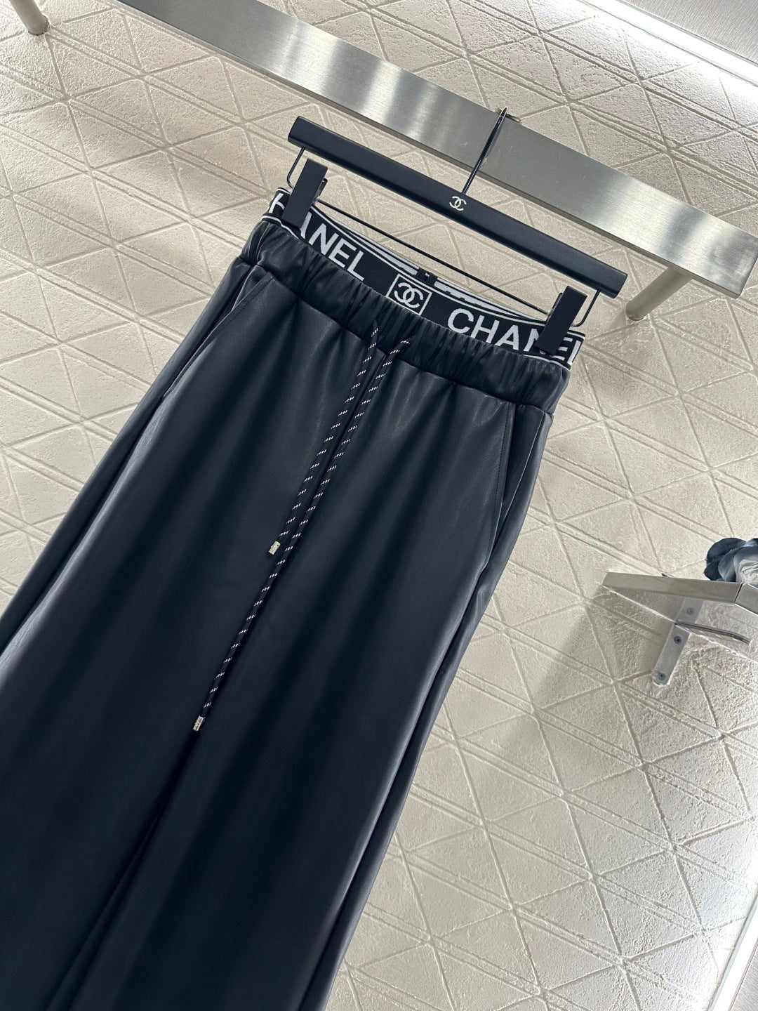 Ribbon drawstring wide leg leather pants