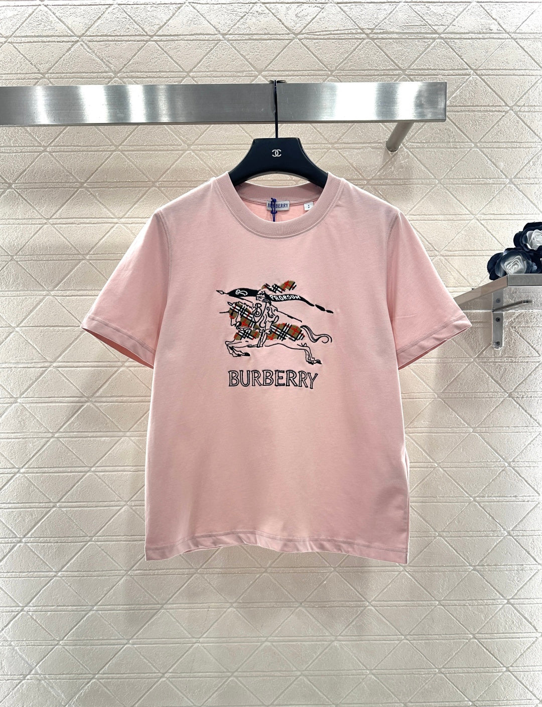 Embroidered warhorse 𝑇𝑒𝑒