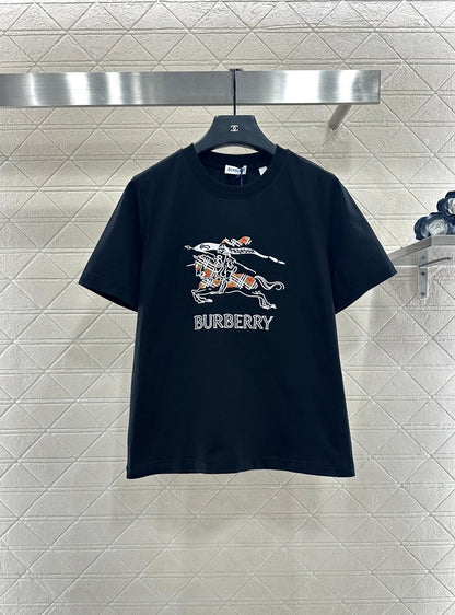 Embroidered warhorse 𝑇𝑒𝑒