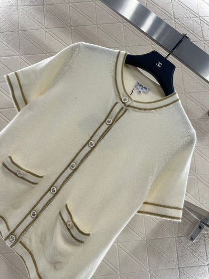 Striped edge wrapped short sleeved shirt