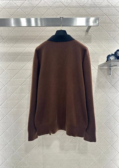 V-neck diagonal knit cardigan