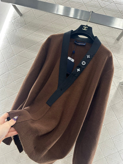 V-neck diagonal knit cardigan
