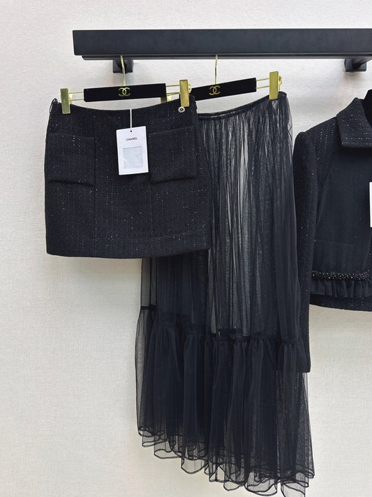 Two piece set of Xiaoxiangfeng woven half skirt and mesh long skirt