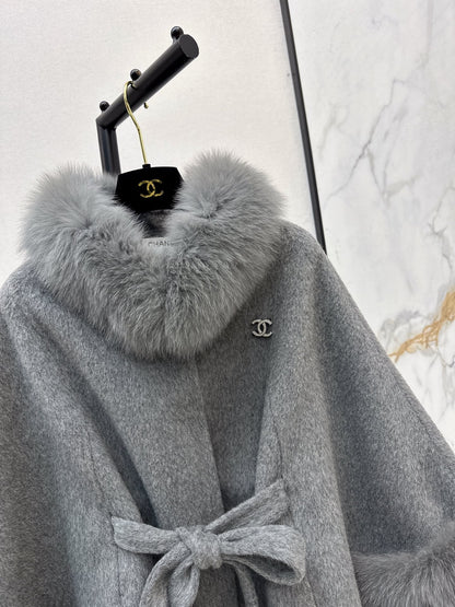 Fox fur decorative cloak coat