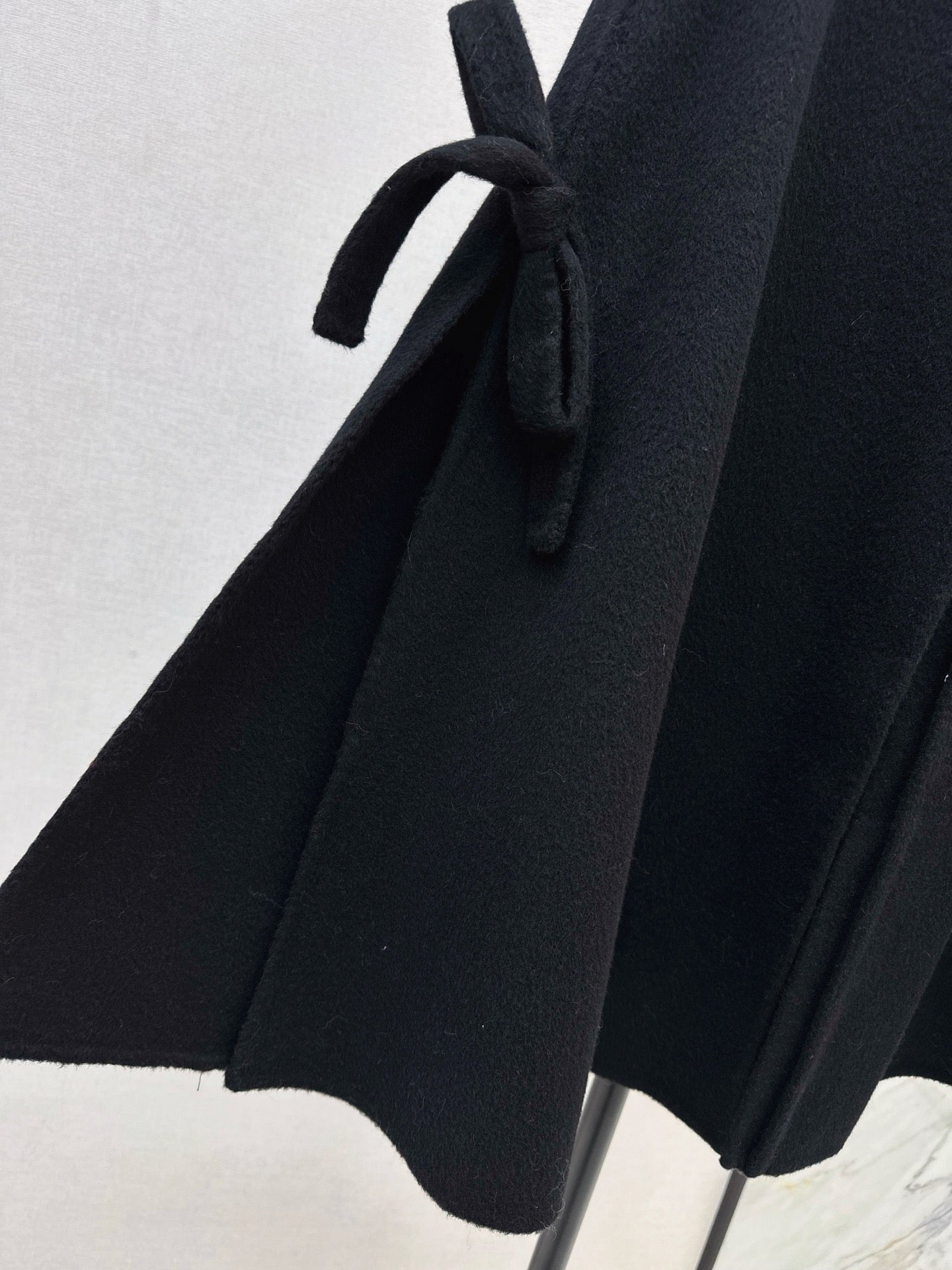 Double bow decoration cloak coat