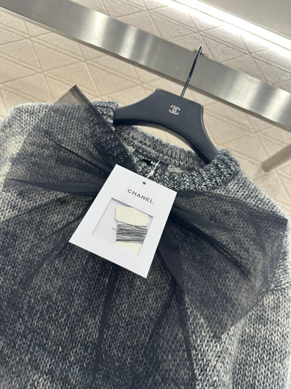 Mesh bow dyed round neck sweater