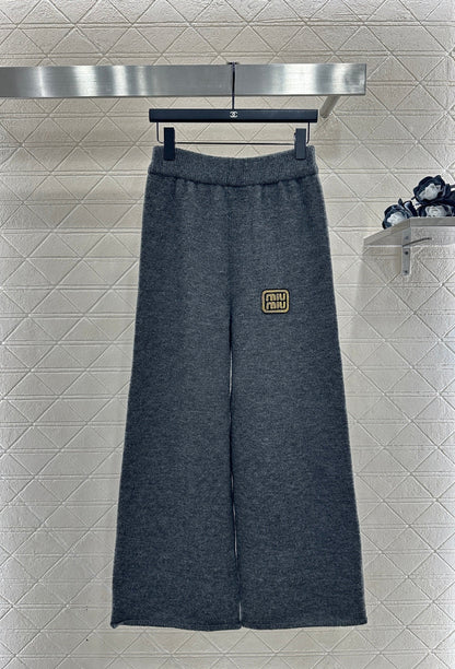 Fur-trimmed zip-up knit set
