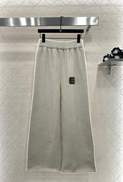 Fur-trimmed zip-up knit set