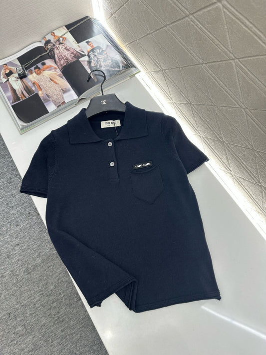 Half-open collar short-sleeved top