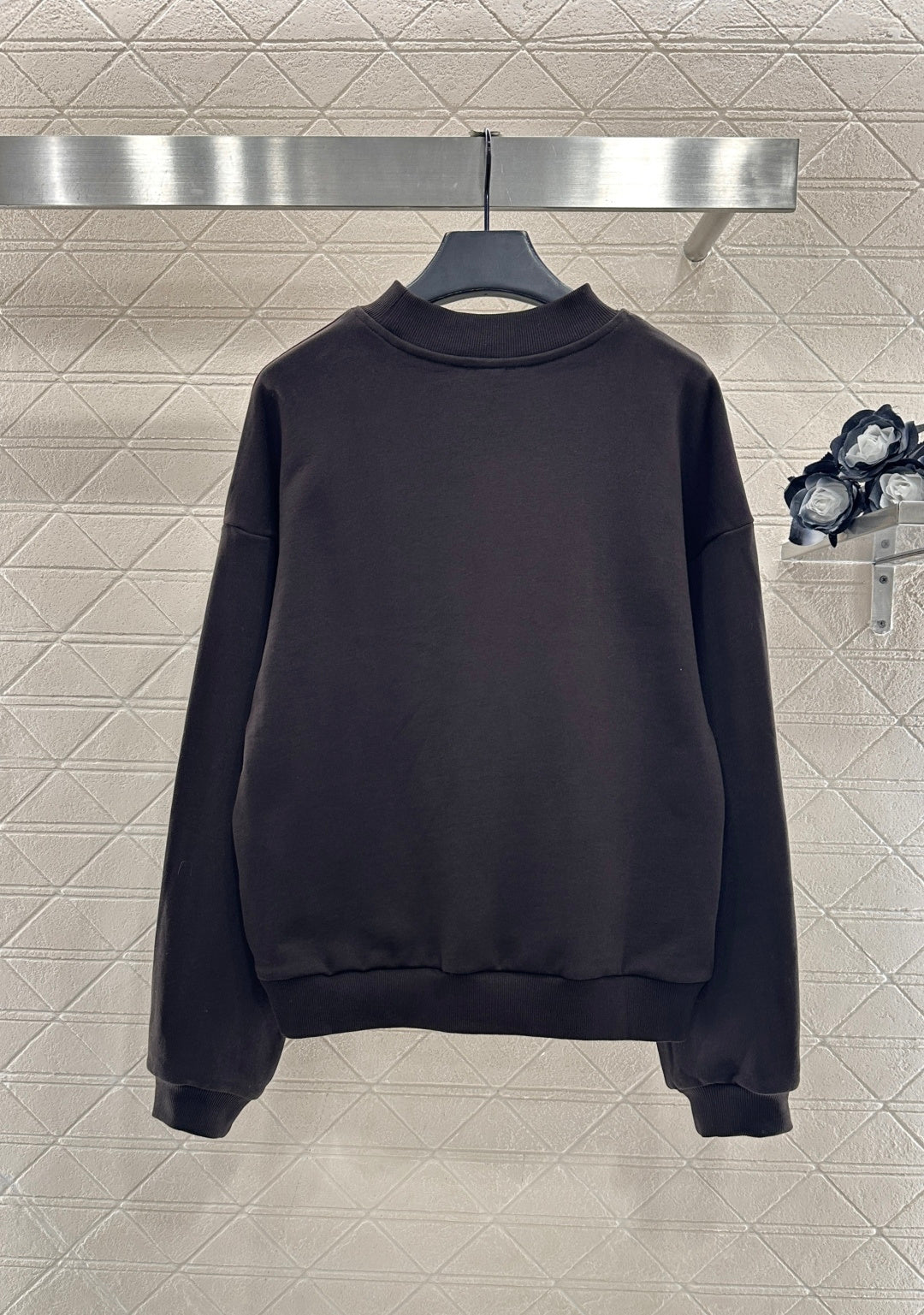 Crew Neck Arc de Triomphe Logo Sweatshirt