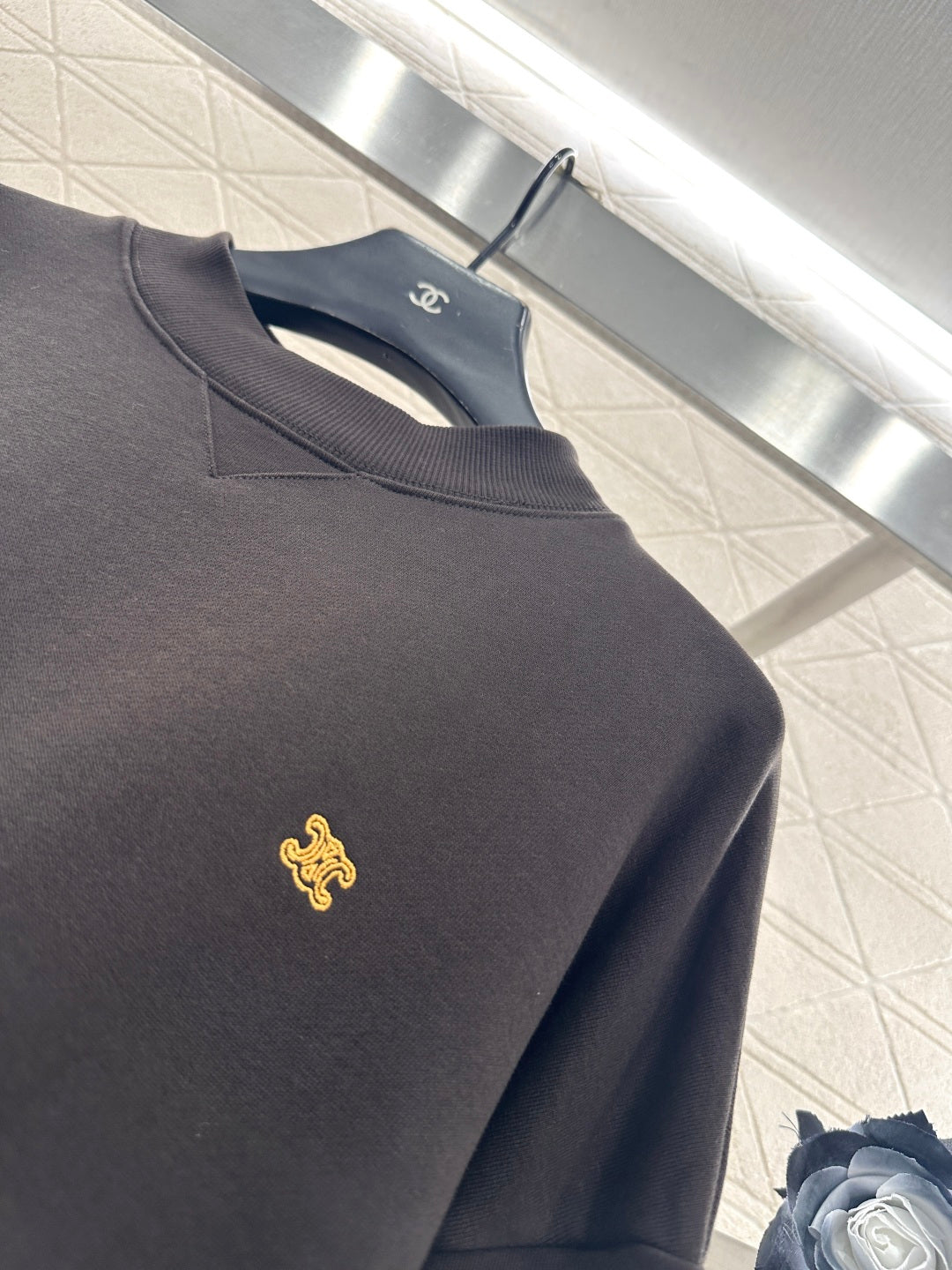 Crew Neck Arc de Triomphe Logo Sweatshirt