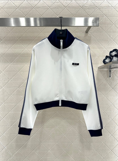 Color-blocked zip-up sporty jacket.