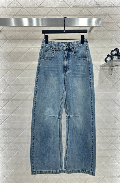 Pleated Curved Denim Pants