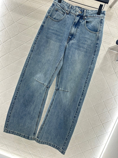 Pleated Curved Denim Pants