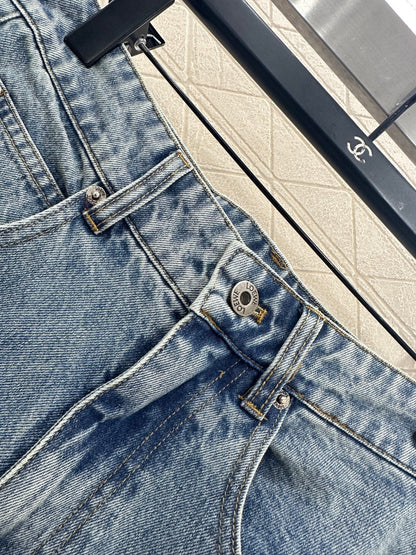 Pleated Curved Denim Pants