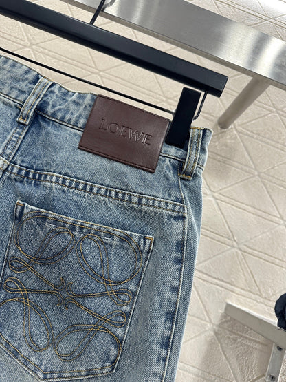 Pleated Curved Denim Pants