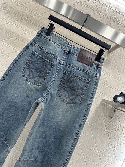 Pleated Curved Denim Pants