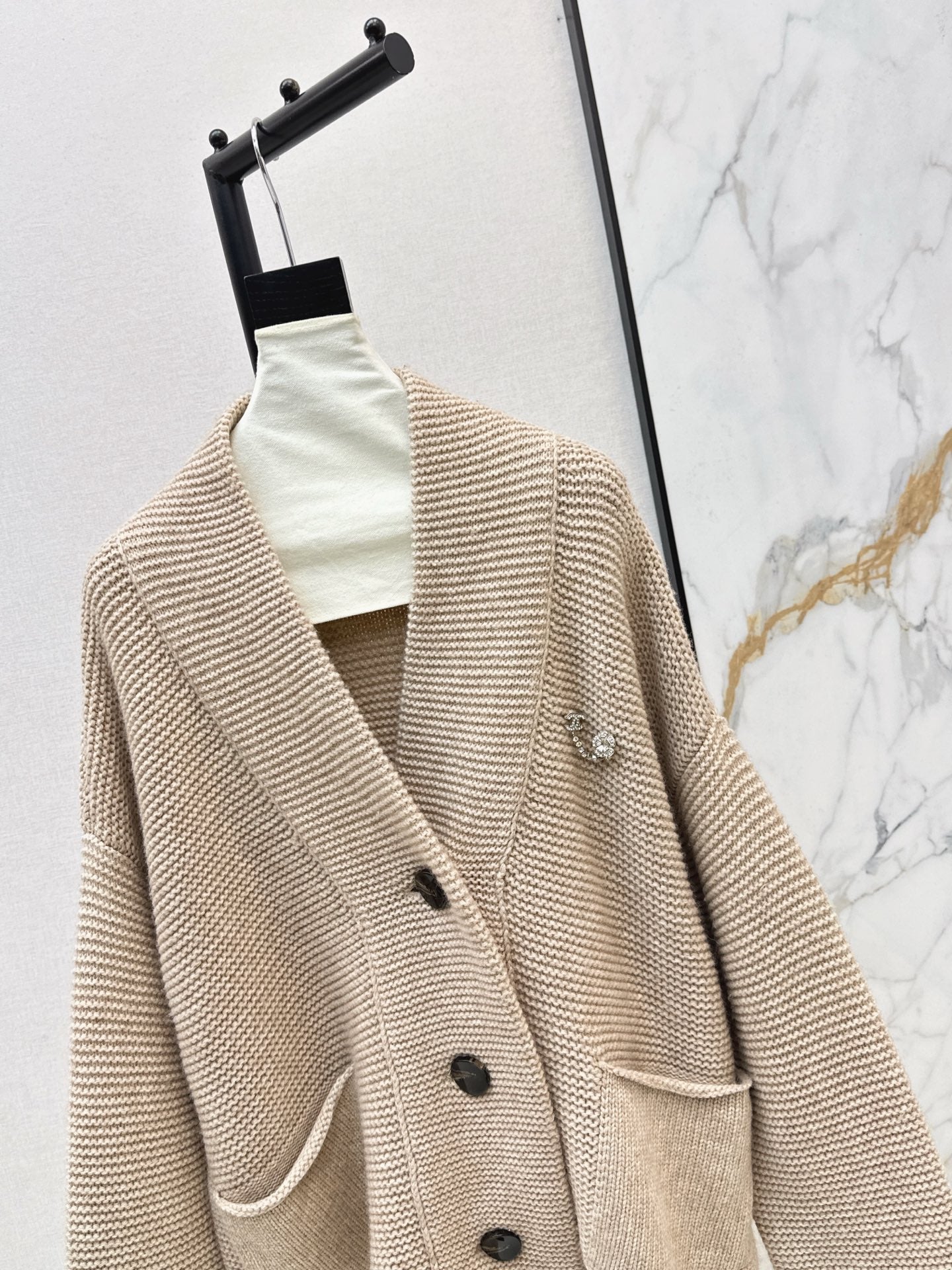 Relaxed V-neck Cardigan