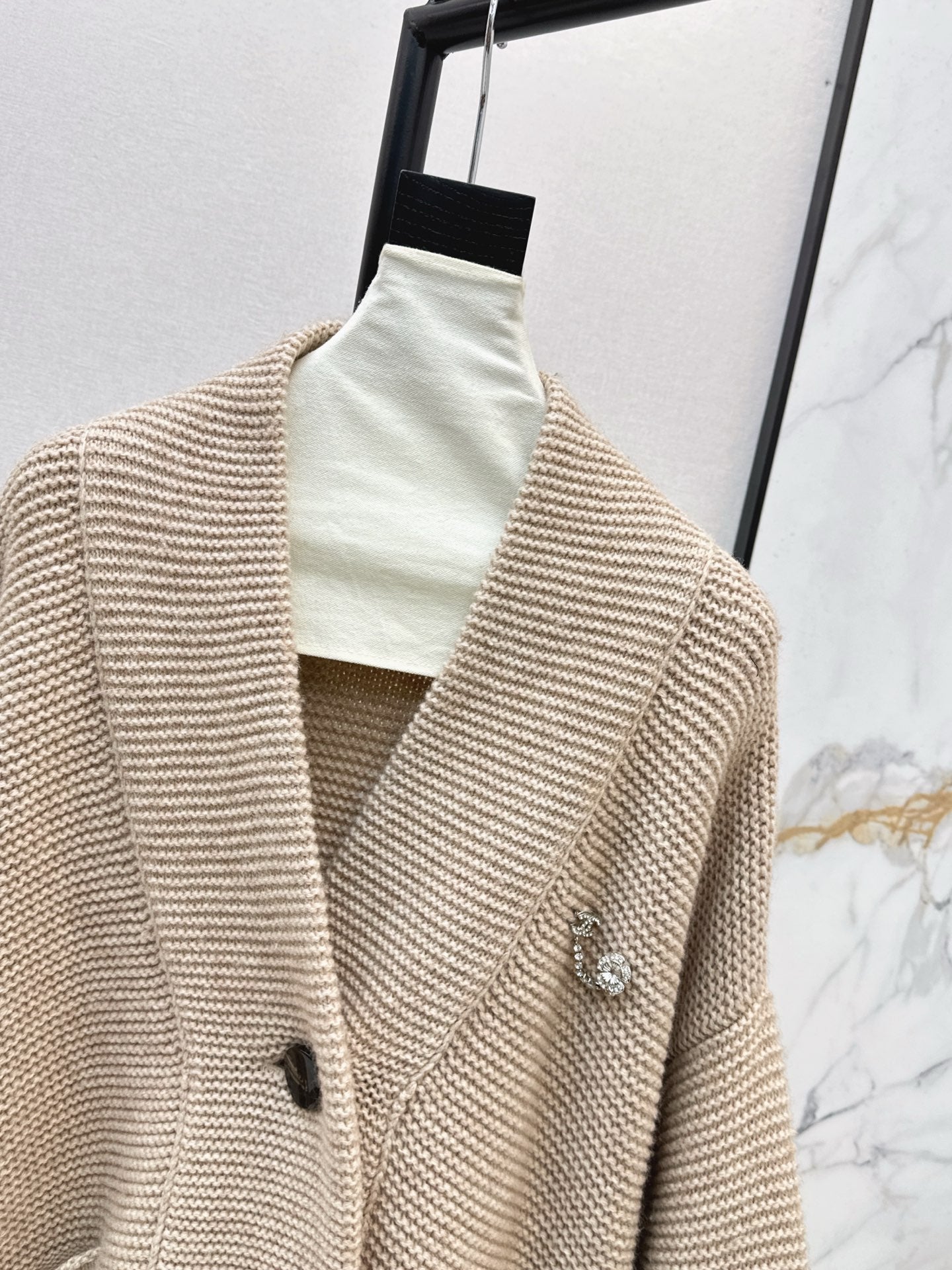 Relaxed V-neck Cardigan