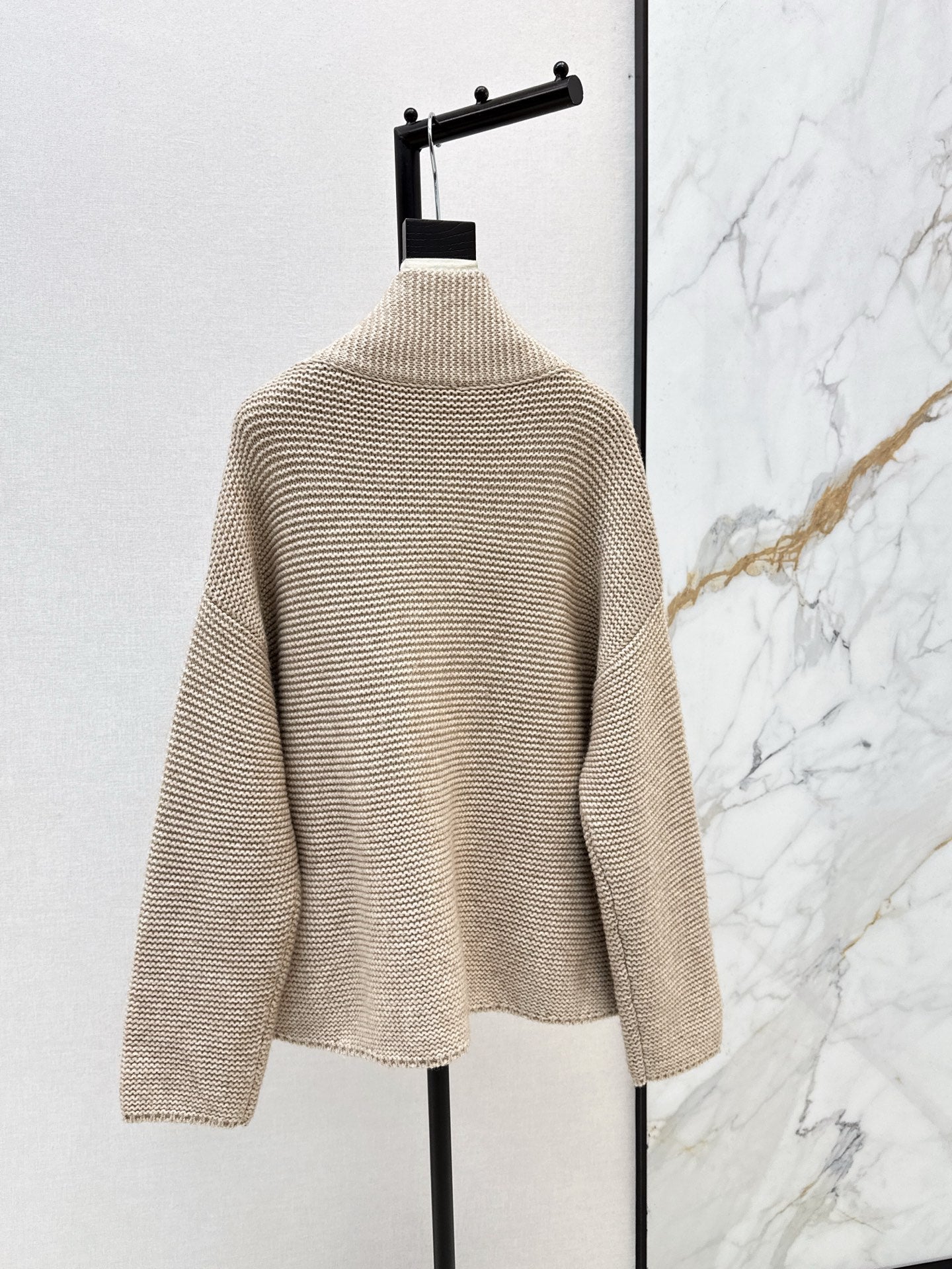 Relaxed V-neck Cardigan