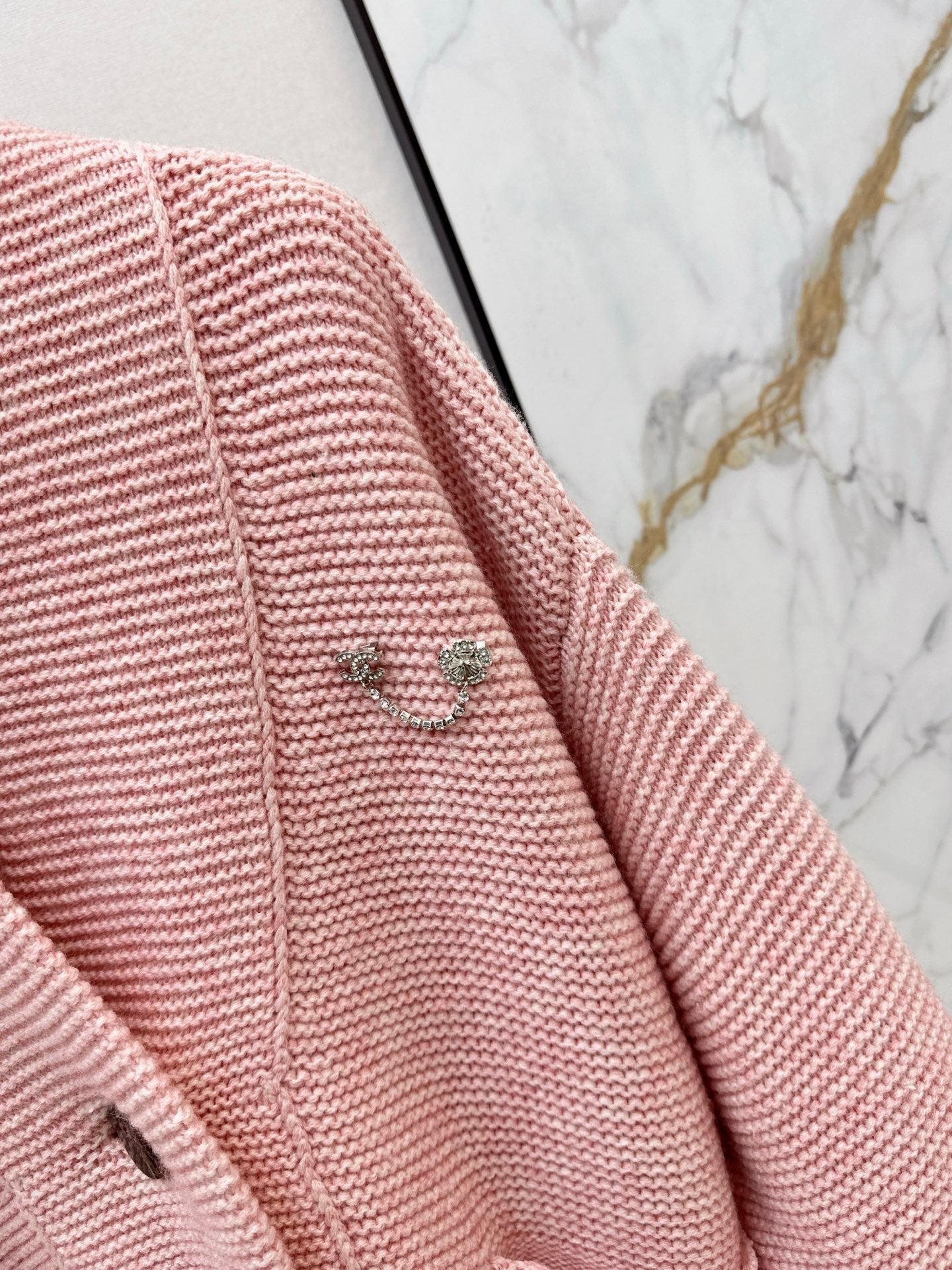 Relaxed V-neck Cardigan